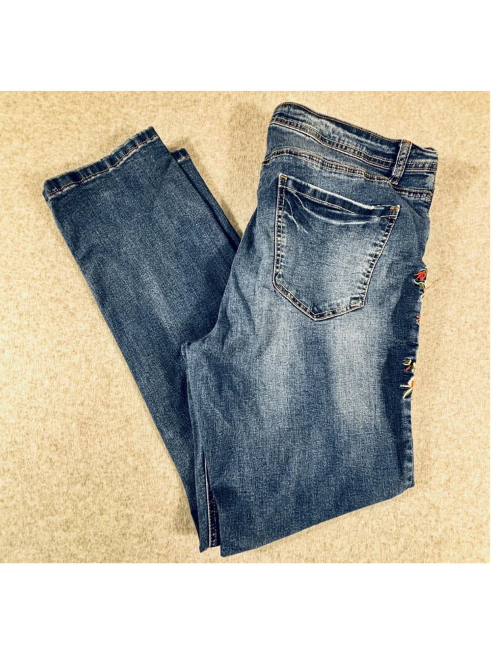 Absolutely Famous Women’s Embroidered Floral Jeans Size 16
